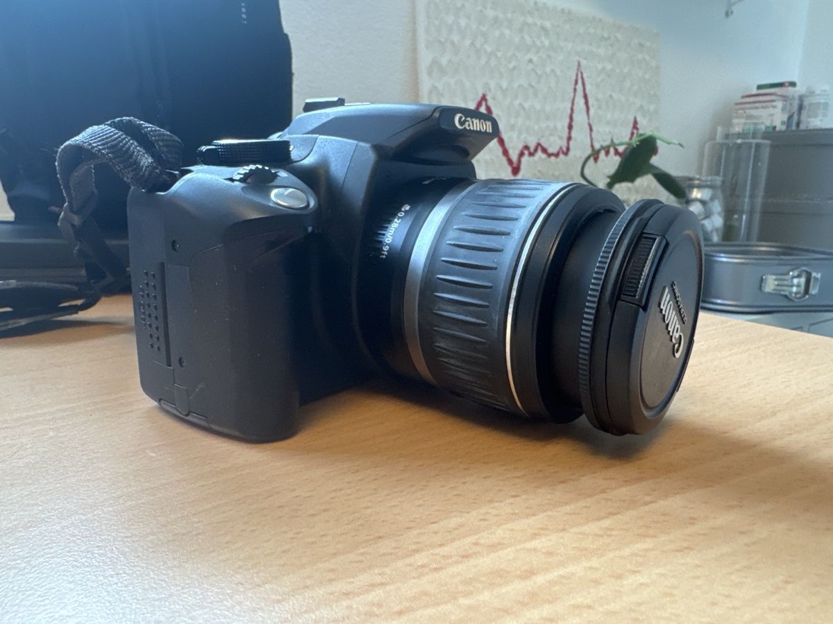 Canon Fotocamera: Spiegelreflexkamera Canon EOS mit 2 Objektiven – Usato da Elsau venduto da DC_1977 1