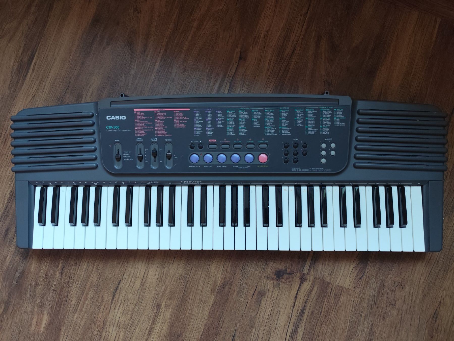 Casio Strumenti musicali: Keyboard elektronisch – Usato da Erlinsbach SO venduto da Uloa1