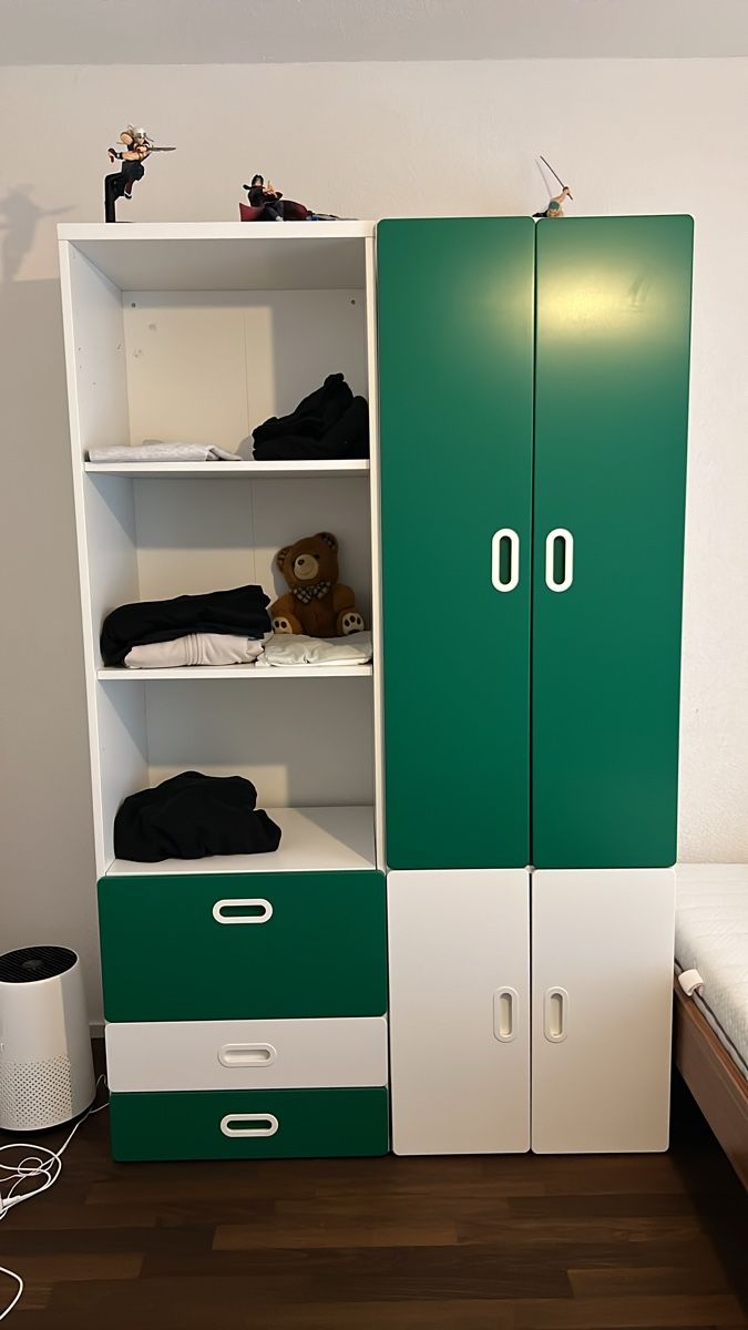 Armadi: Kinderschrank grün – Usato da Bettlach venduto da Swiss-2016