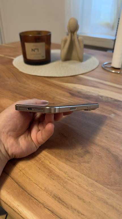 Telefoni cellulari / Smartphones: iPhone 16 Pro Max 256 GB  Desert Titanium | Top-Zustand – Usato da Zürich venduto da cey_fhq6 2