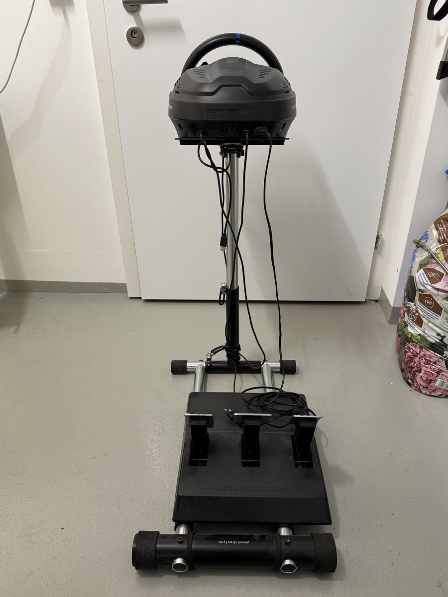 Thrustmaster Controller: Thrustmaster T300RS GT Edition mit Wheel Stand Pro & Pedalen – Usato da Affoltern am Albis venduto da mhofer314 2