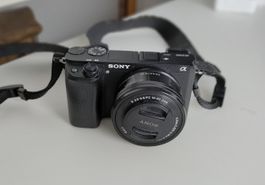 Sony Alpha 6300 + 16-50mm Objektiv – Neuwertig
