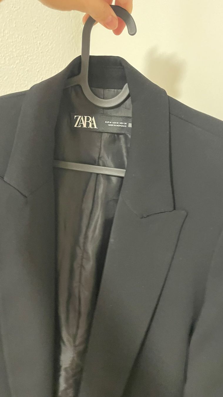 Zara Vestes: Zara Blazer schwarz Grösse M – D'occasion à Zufikon par sil_7nt7 1