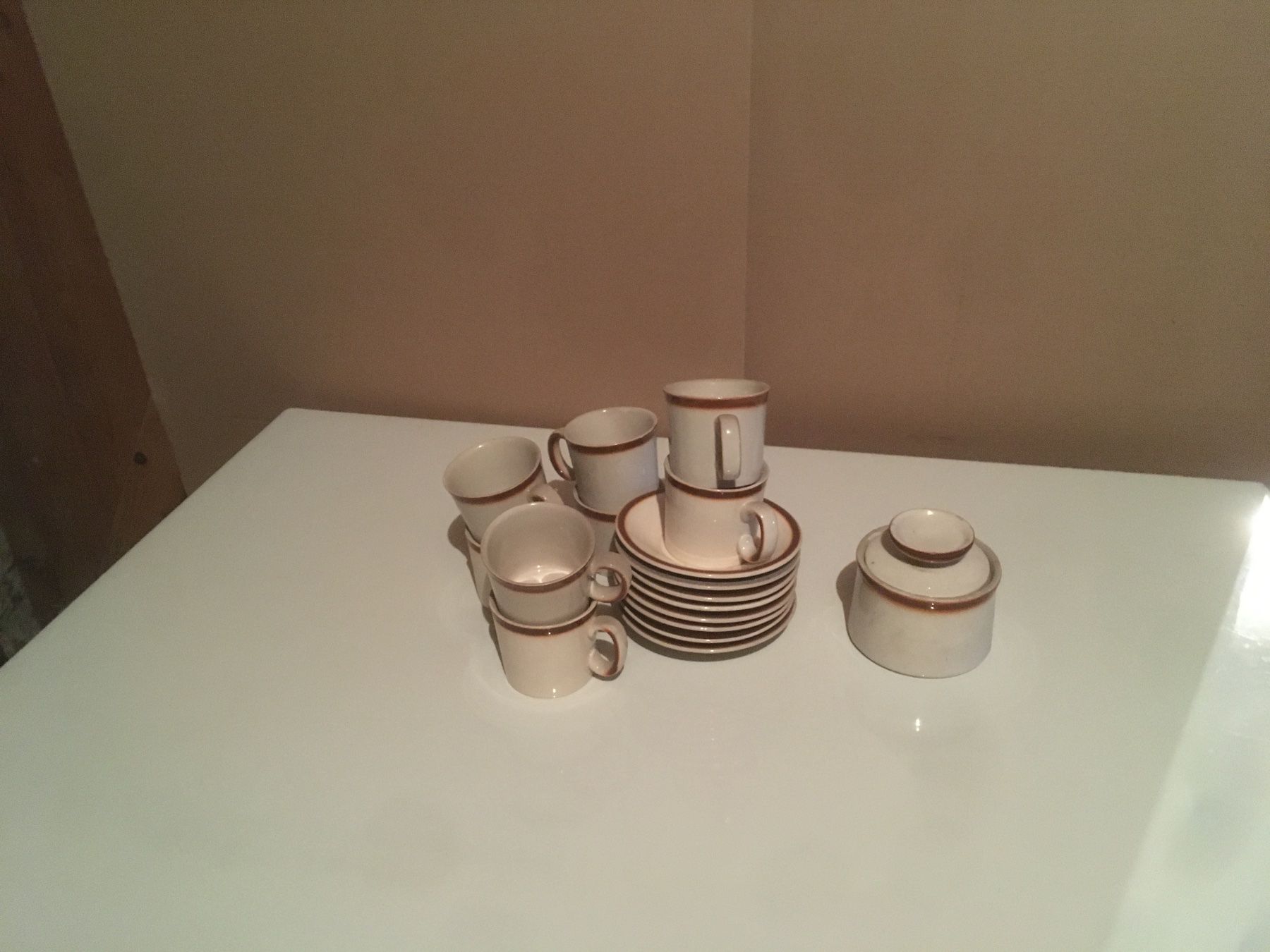 Set di piatti: Kaffeetassen mit Unterteller – Usato da Möhlin venduto da Panjo63