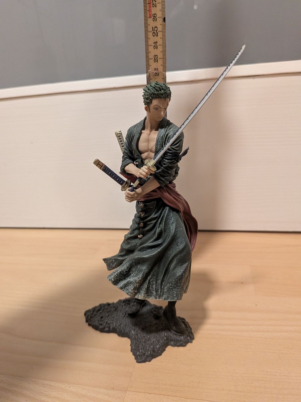 Statuette: One Piece Zorro figur – Usato da Riet (Neftenbach) venduto da Ricardo_ZH