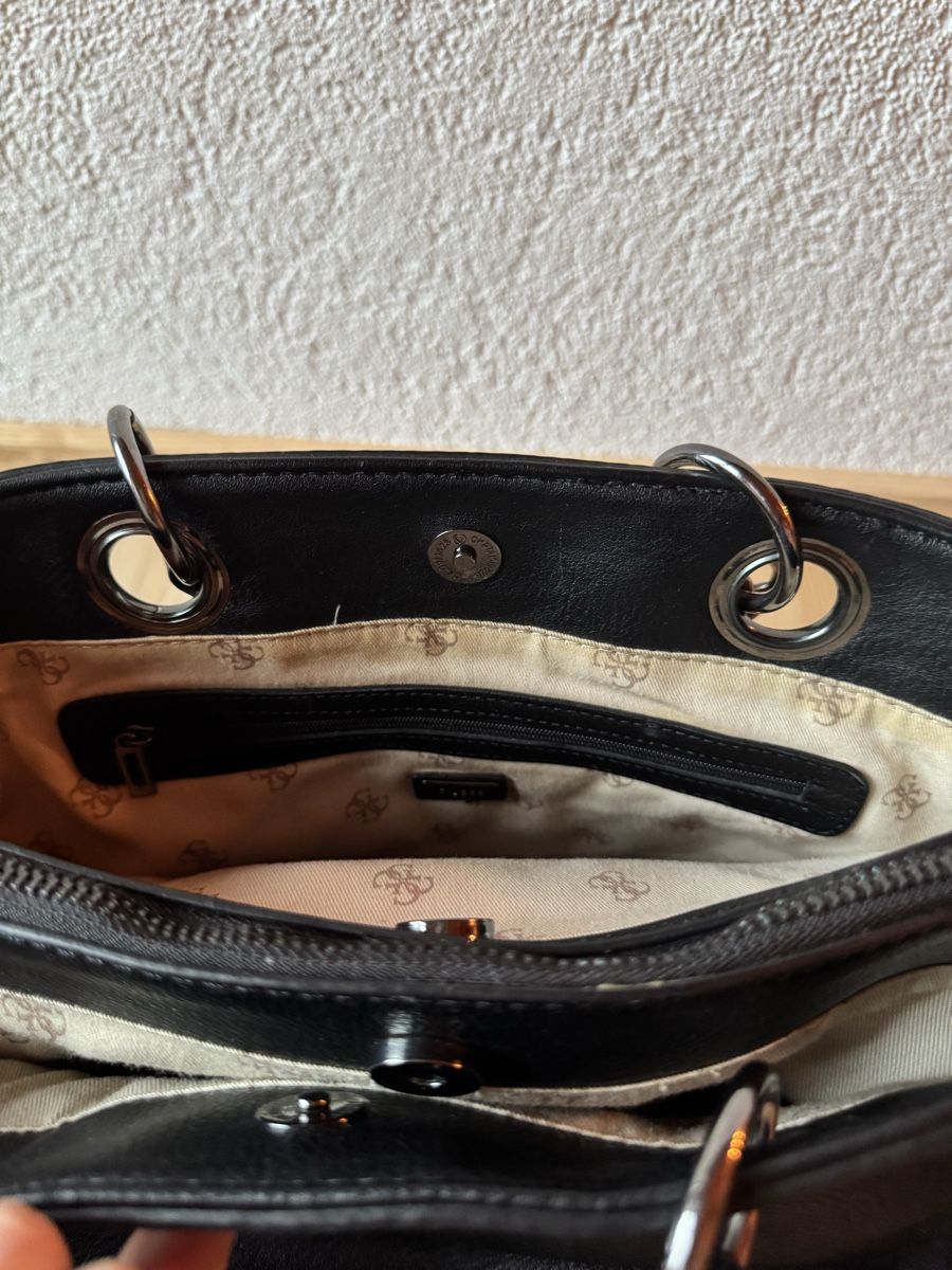 Guess Borse da donna: Guess Tasche – Usato da Brienz BE venduto da Eleri.M 4