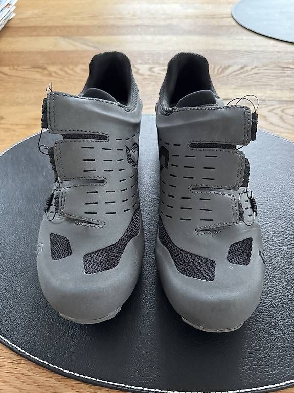 Scott Herrenschuhe: Scott TT Rennradschuhe – Gebraucht aus Männedorf von O.Penny