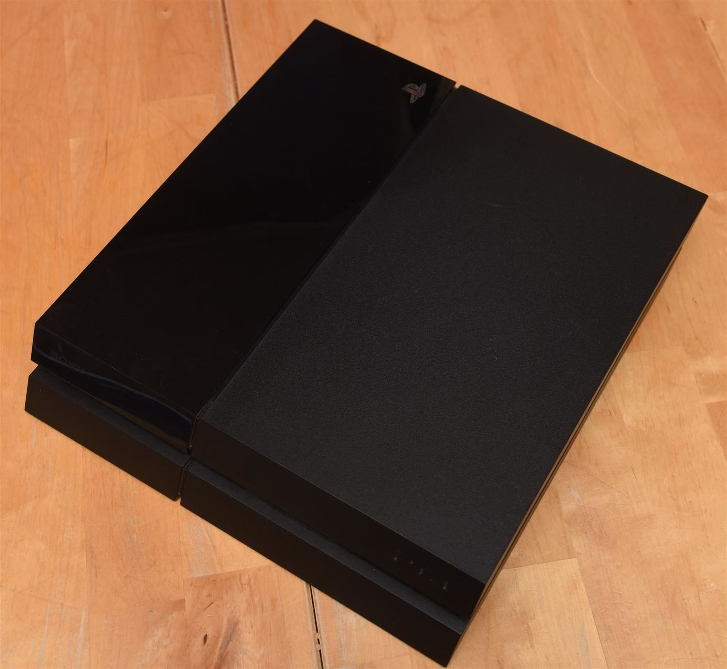 Sony Console: Playstation 4 Konsole mit 1 Game – Usato da Frenkendorf venduto da gelbeZinnie 3