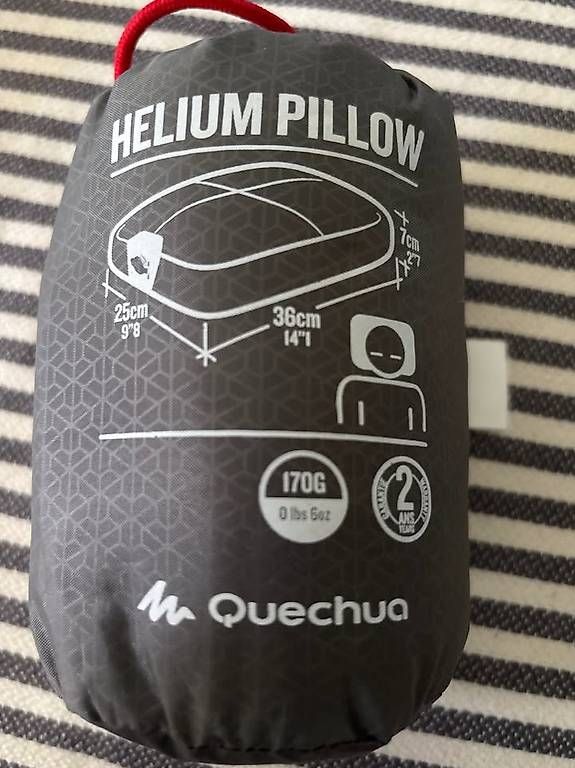 Coussins: Quechua Helium Pillow – D'occasion à Ecublens VD par kel_z6wk