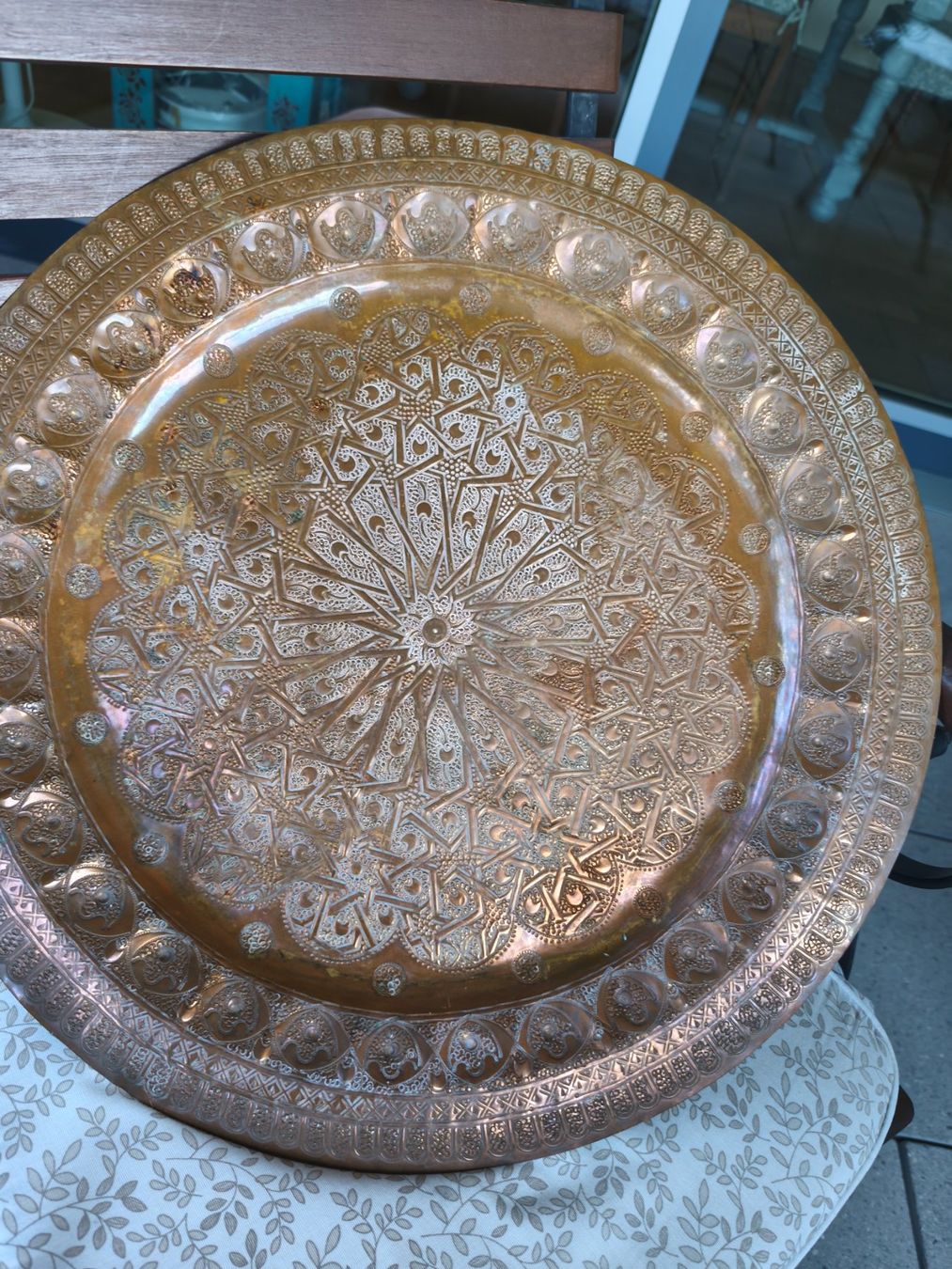 Piatti di portata: Orientalisches Kupfer-Tablett 59cm DM – Usato da Zürich venduto da Jul69 1
