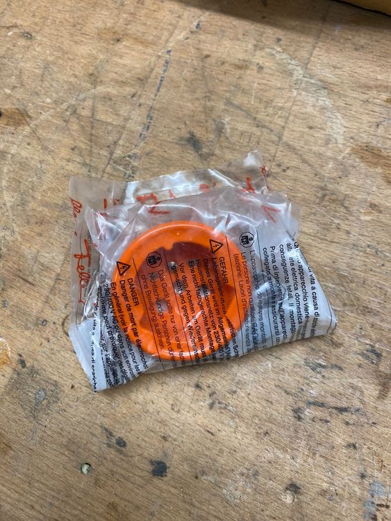 TM Electron Aufrollbares Stromkabel 25 M Mit 4 Steckdosen & Kinderschutz - Orange, Für Innenbereich Bis 3000 W