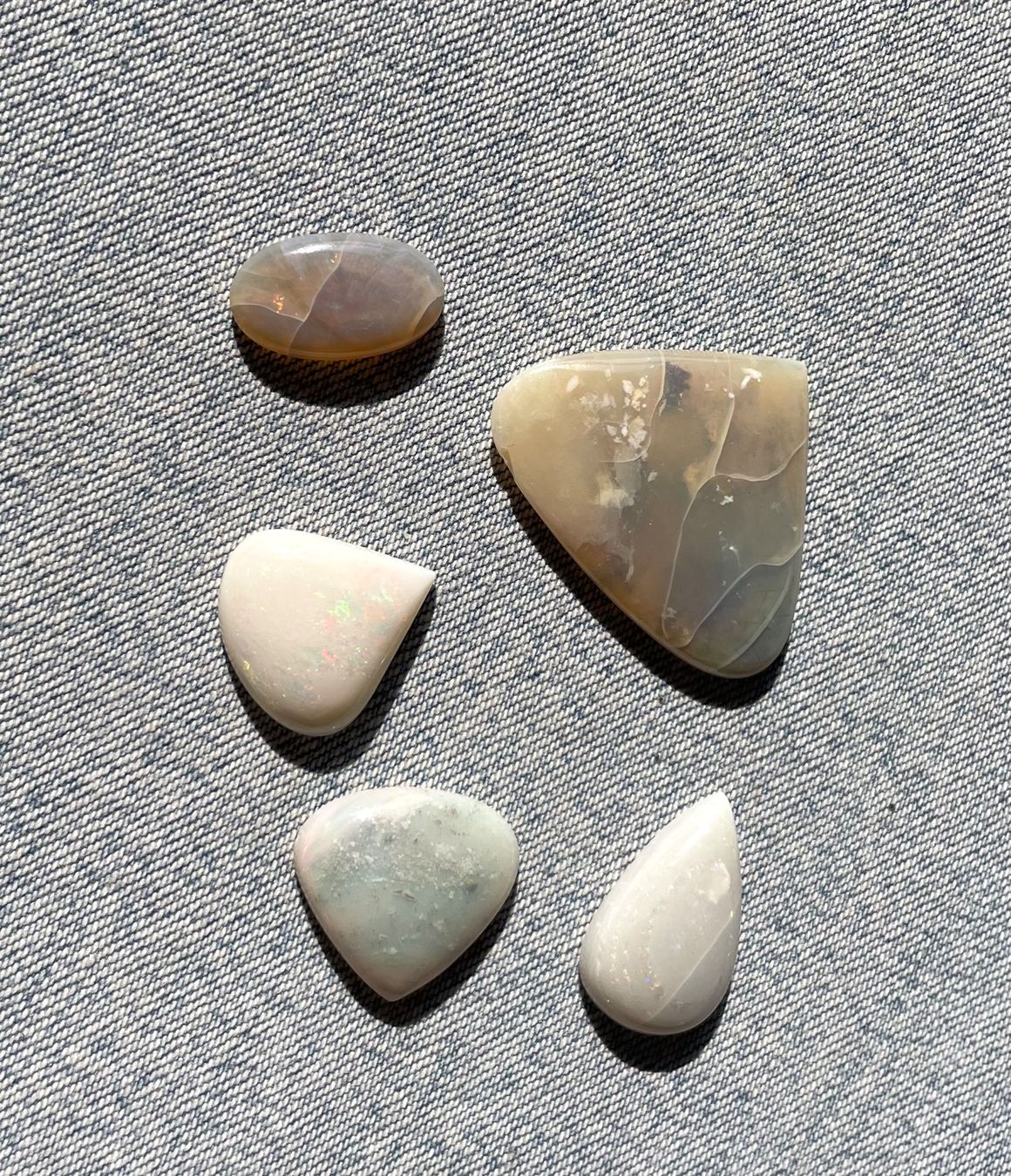 Fossilien: 5 Stk  Cabochons Opal echt  neu gross    LOT  Sammlung – Neu und originalverpackt aus Leuggern von gemshow 6