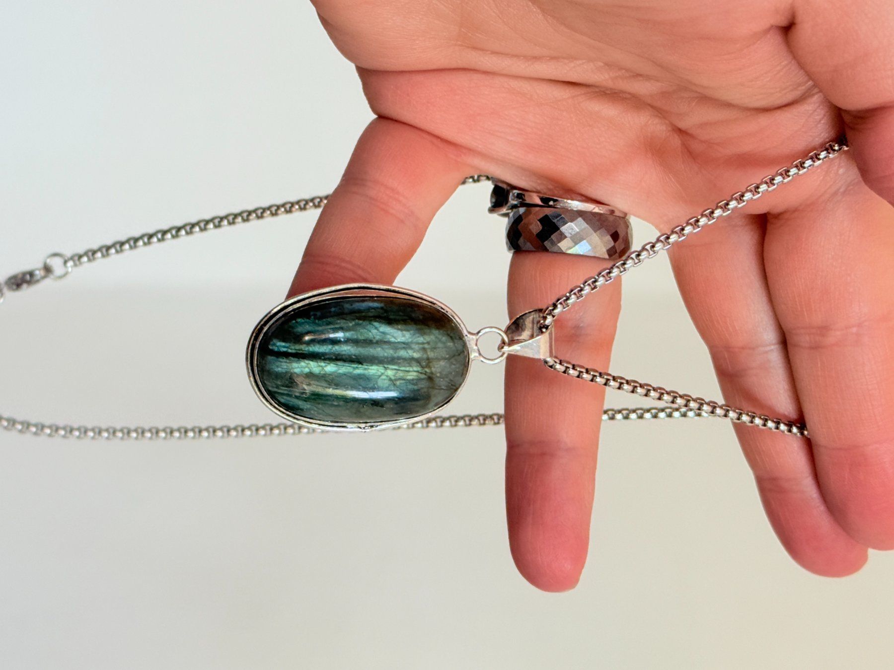 Ketten: Collier avec Labradorite – Neu und originalverpackt aus Genève von AWWA 4