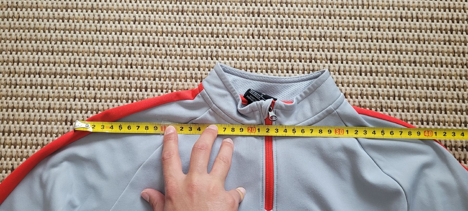 Nike Pulls & Sweat-shirts: NIKE Pull gris avec zip rouge taille S – Neuf (Voir description) à Genève par Tanaa_12 3