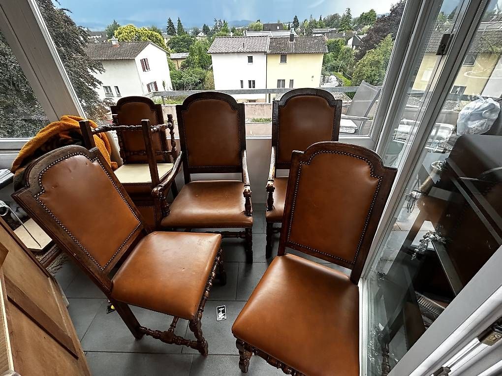 Sedie: Echtleder-Stühle im Antikstil – Usato da Arbon venduto da nathalie.18 2