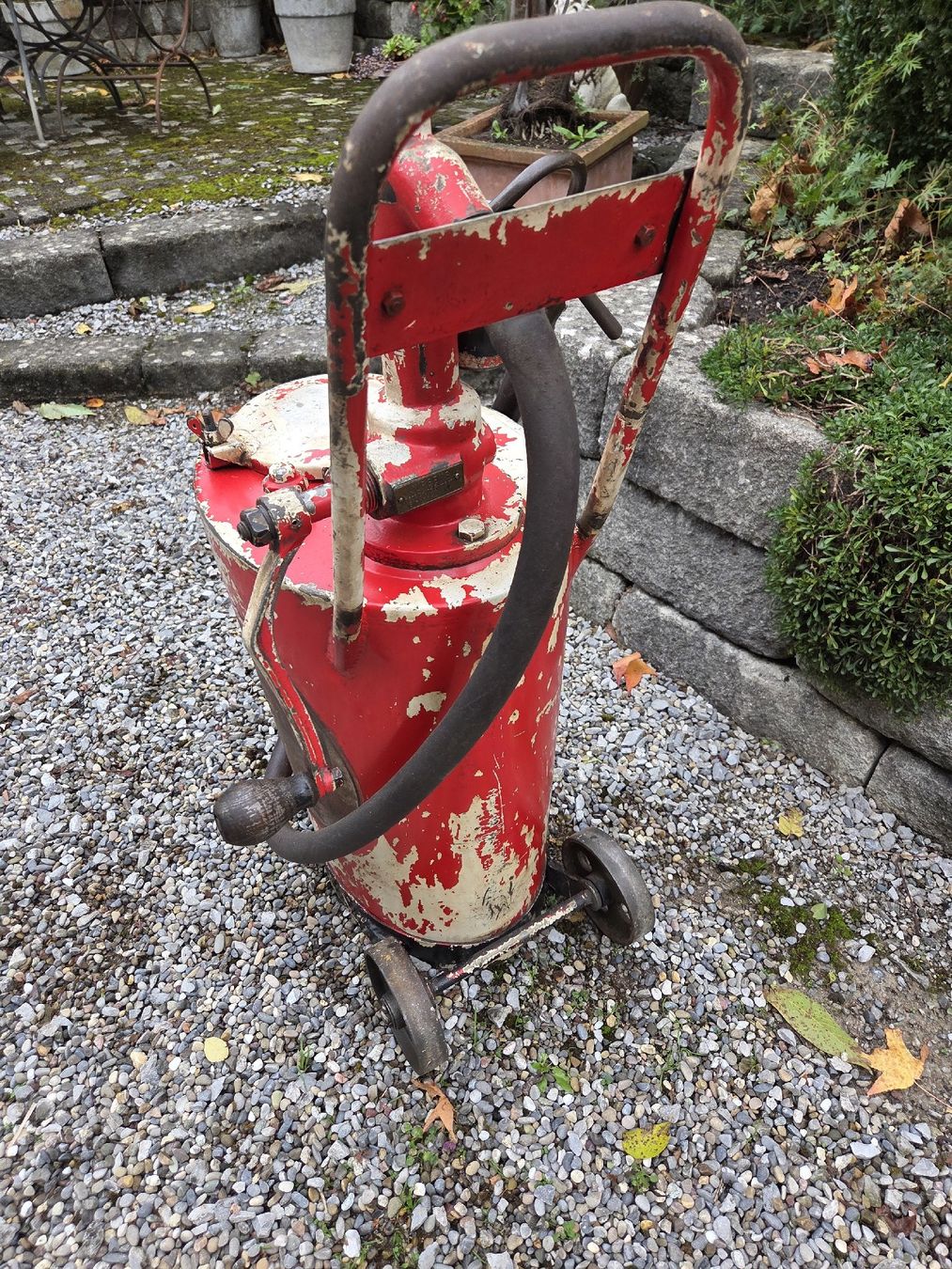 Pompe & Parti di ricambio: Oelpumpe Vedol Retro – Usato da Uesslingen venduto da 1Atelier 2