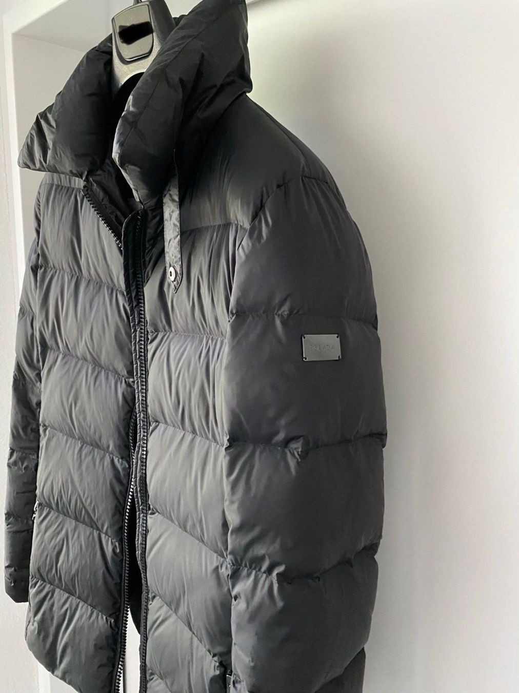 Escada Giacche: Escada Daunenjacke Nr. 36 – Usato da Oberrohrdorf venduto da SMZ00 1