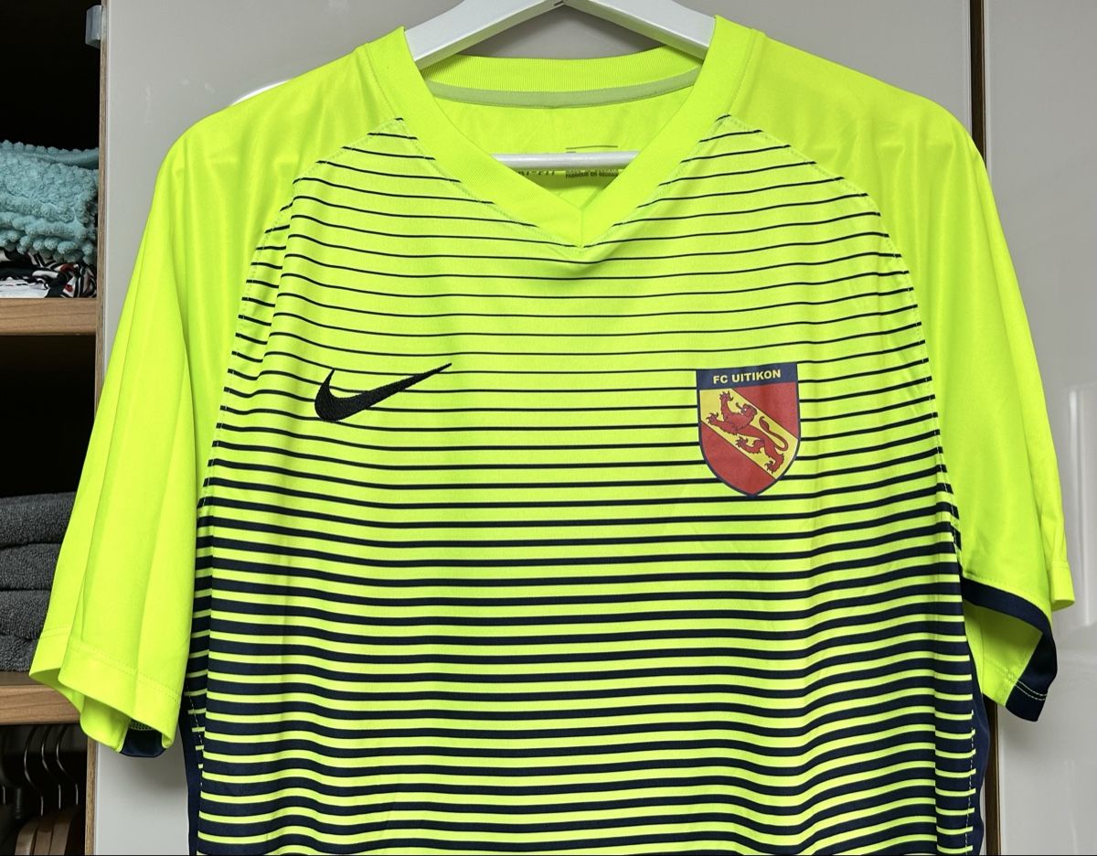 Nike Canottiere & Pantaloni: FC Uitikon Match Trikot, Gr. L – Nuovo (secondo la descrizione) da Urdorf venduto da Bailey72 1