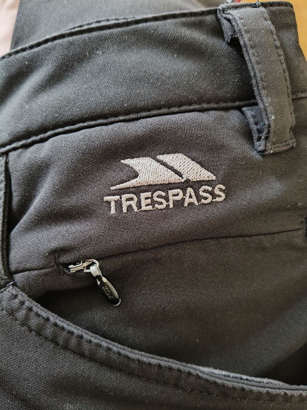 Pantaloni: Pantalon Trespass, Taille 42 – Usato da Petit-Lancy venduto da Elissouche 2