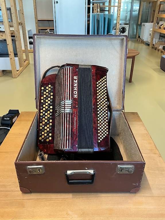 Instruments de musique: Hohner Knopfakkordeon – D'occasion à Zug par Bauteile-Zug