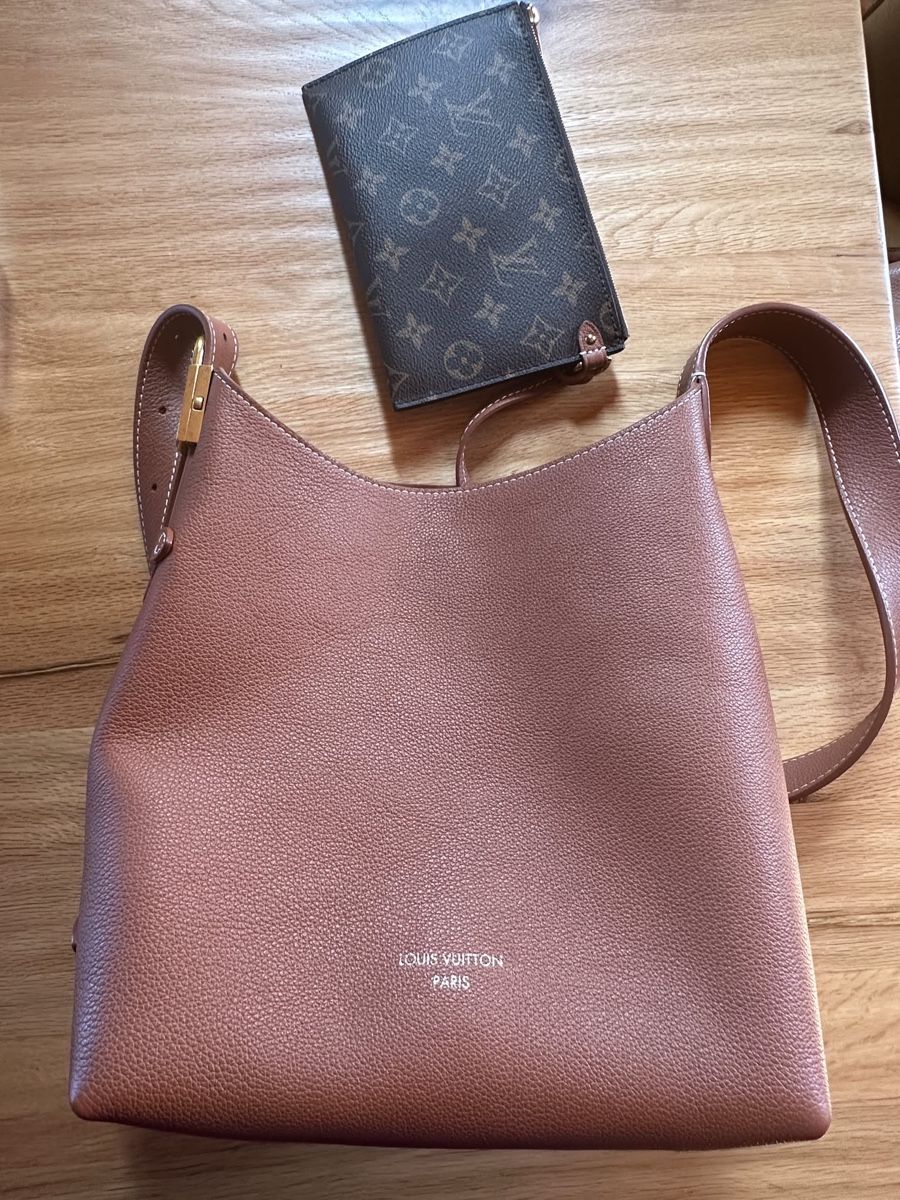 Louis Vuitton Borse da donna: Louis Vuitton, Low key hobo, Cognac – Usato da Bülach venduto da E_Di