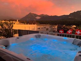 D1 Aurora UltraLife Whirlpool mit Hebelifter
