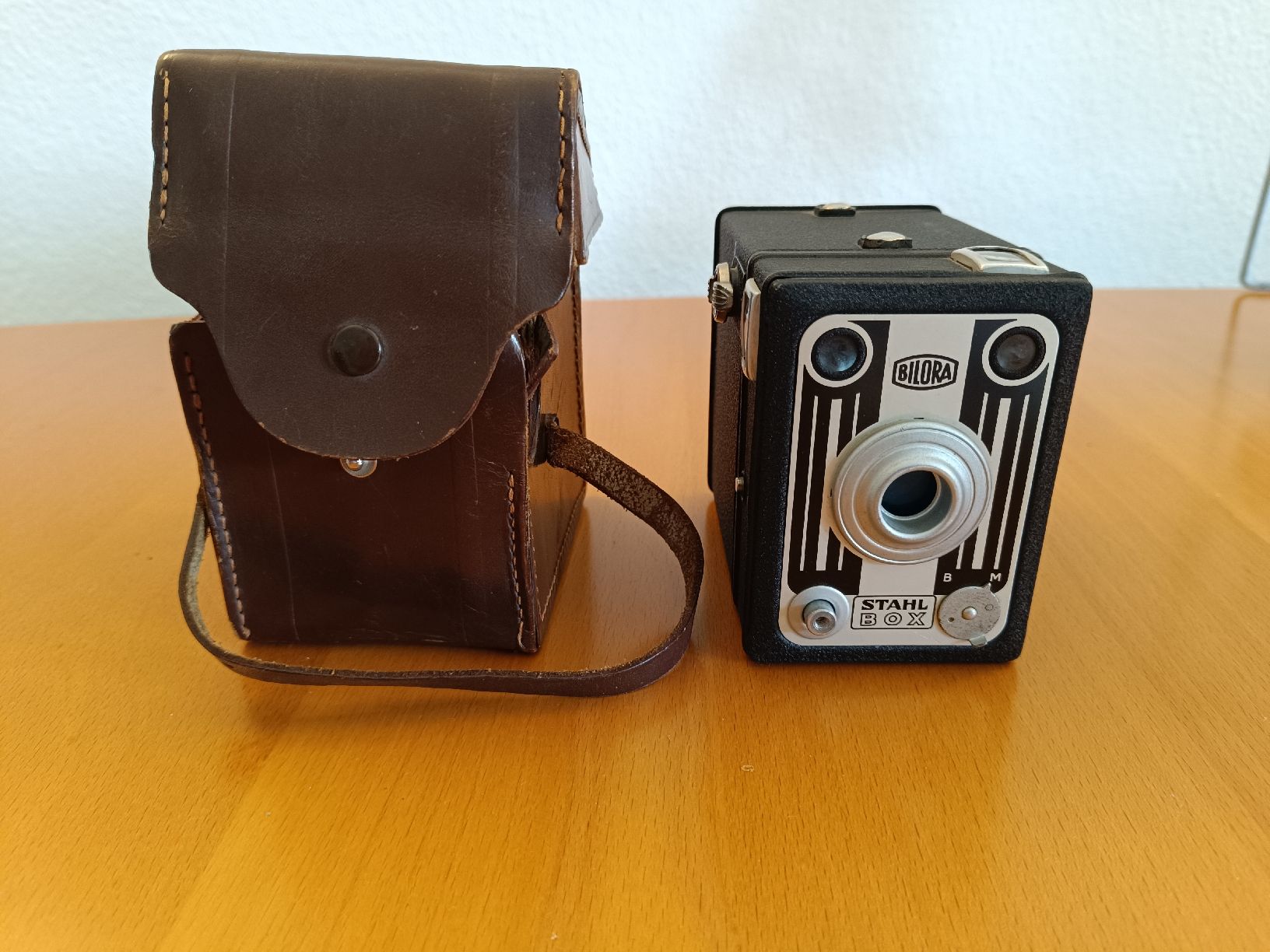 Fotocamera: Bilora Stahl-Box Kamera mit Ledertasche  – Usato da Wettingen venduto da vitilopane 5