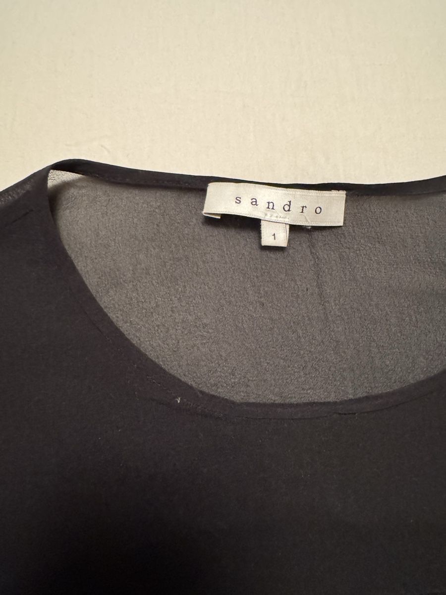 Sandro Top: Elegant Sandro Silk Blend Top, Size 1 – Usato da Vesenaz venduto da nat_mq8l 1