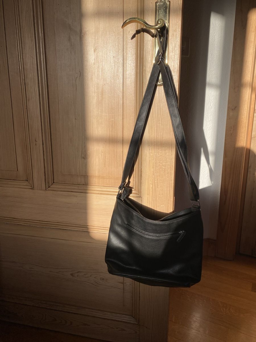Borse da donna: Sac noir bucket – Usato da Epagny venduto da nie_n5yb 1