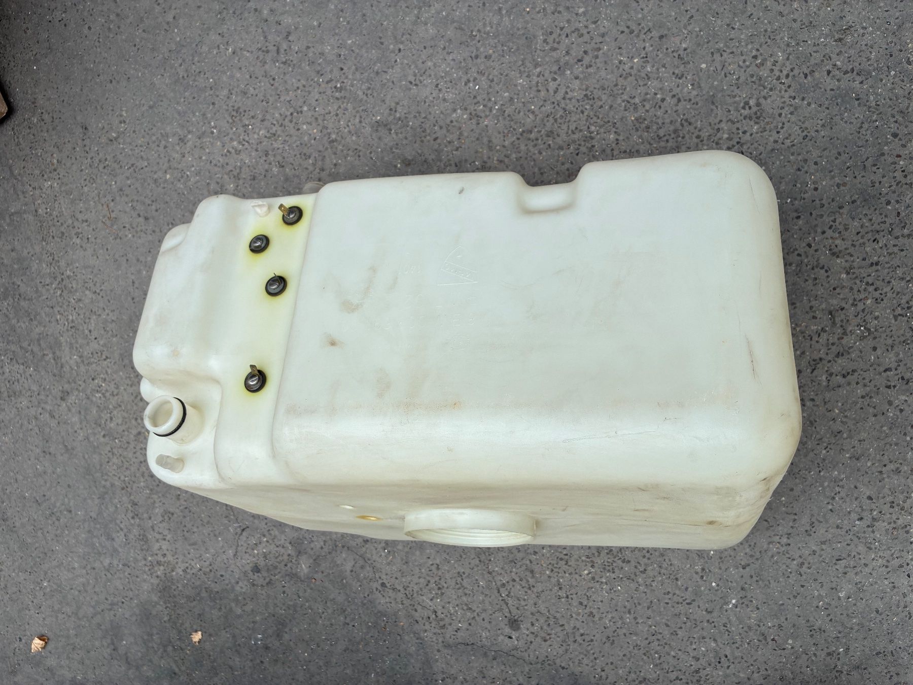 Abbeveratoi e trogoli: VW T3 Frischwassertank Neu – Nuovo e nell'imballaggio originale da Basel venduto da rfb01 1