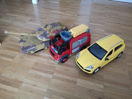3 sehrrr  grosse Spielzeugautos