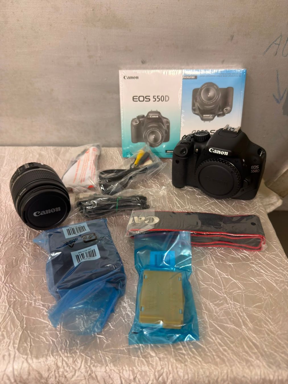 Canon Fotocamera: Canon EOS 550D Kit mit EF-S 18-55 IS Objektiv – Nuovo (secondo la descrizione) da Schlieren venduto da Stadtammannamt_8952 1