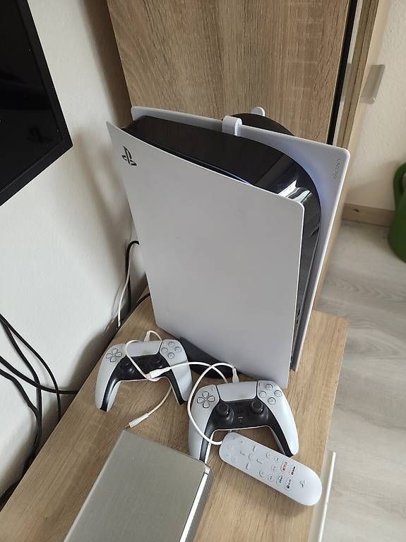 Console: Ps 5 mit Spiele – Usato da Wald ZH venduto da jetti71