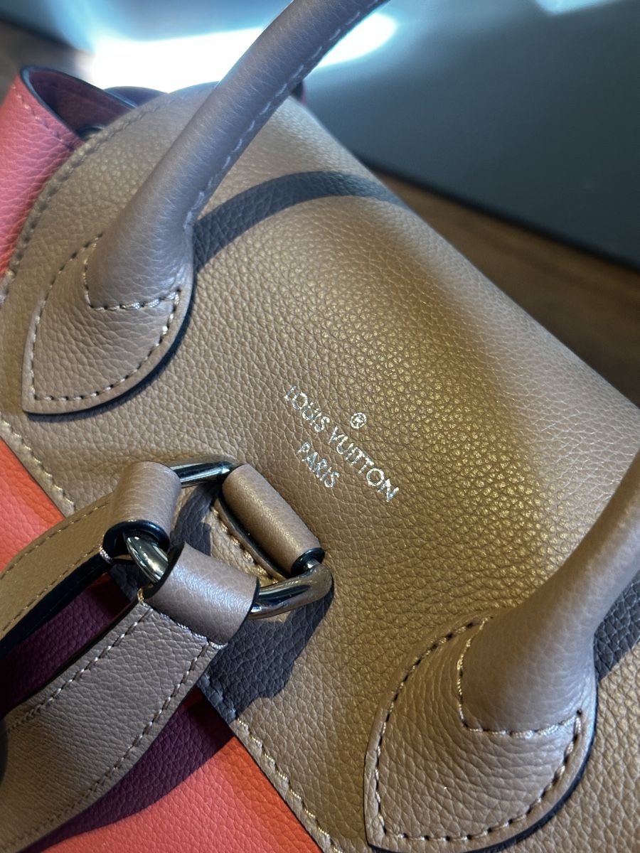 Louis Vuitton Sacs à dos: Louis Vuitton Rucksack LockMe, Leder, Neu! – Neuf avec emballage d'origine à Luzern par kim221080 5