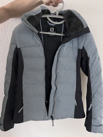 Salomon Women’s Ski Jacket, Size XS. Great Condition!