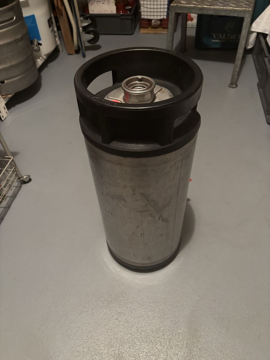 Zubehör: Bierfass 20 Liter mit Hahnen – Gebraucht aus Rheinfelden von Fisch223. 1