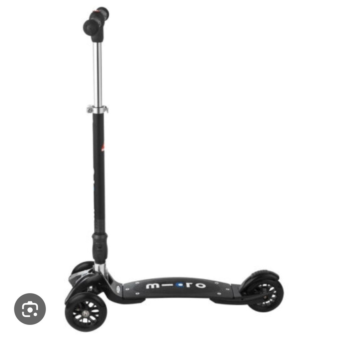 Micro Kickboard: Tretroller Micro Black. Maxi.  – Gebraucht aus St.Gallenkappel. von mt23101984