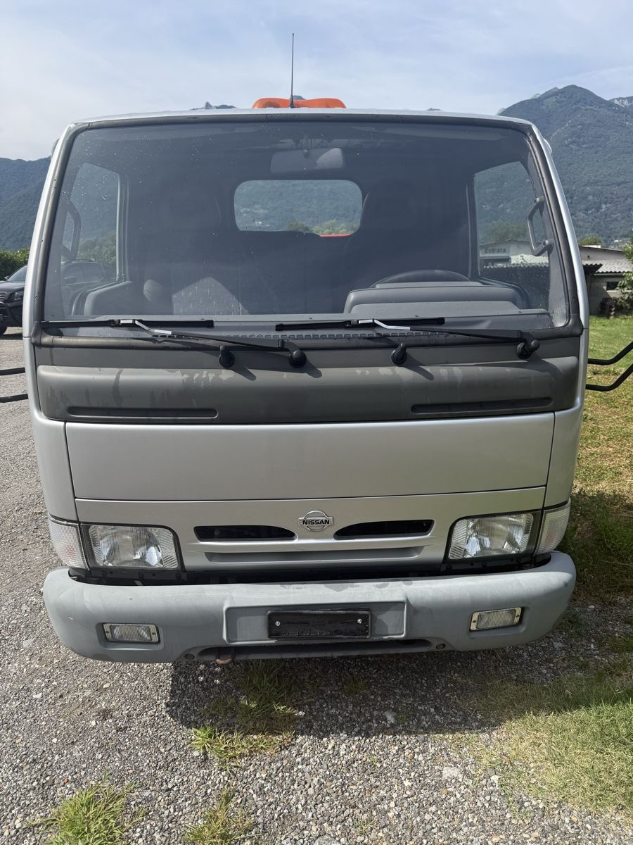 Nissan Nutzfahrzeuge: Nissan – Gebraucht aus Muralto von Flow1975