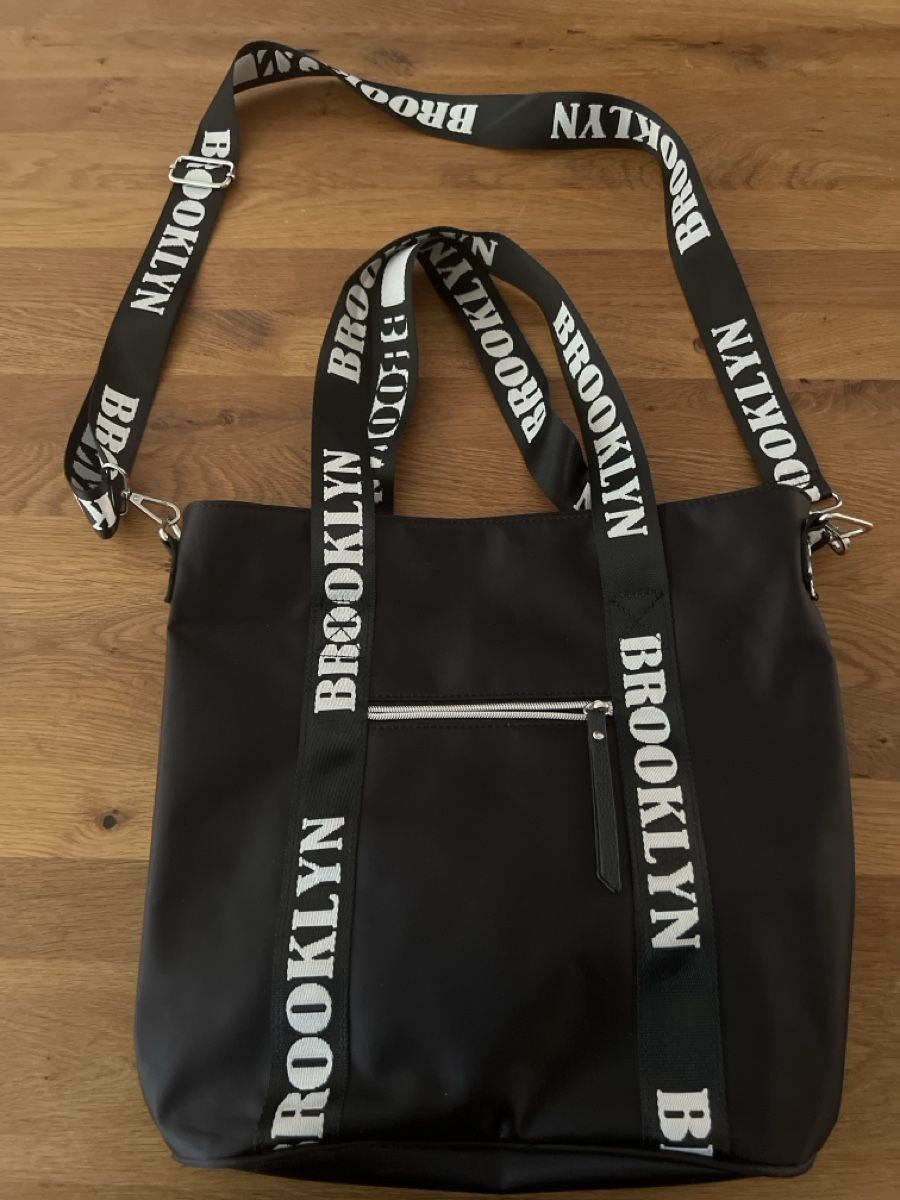 Sacs: Tasche bpc schwarz Brooklyn  – D'occasion à Uznach par Apuutze
