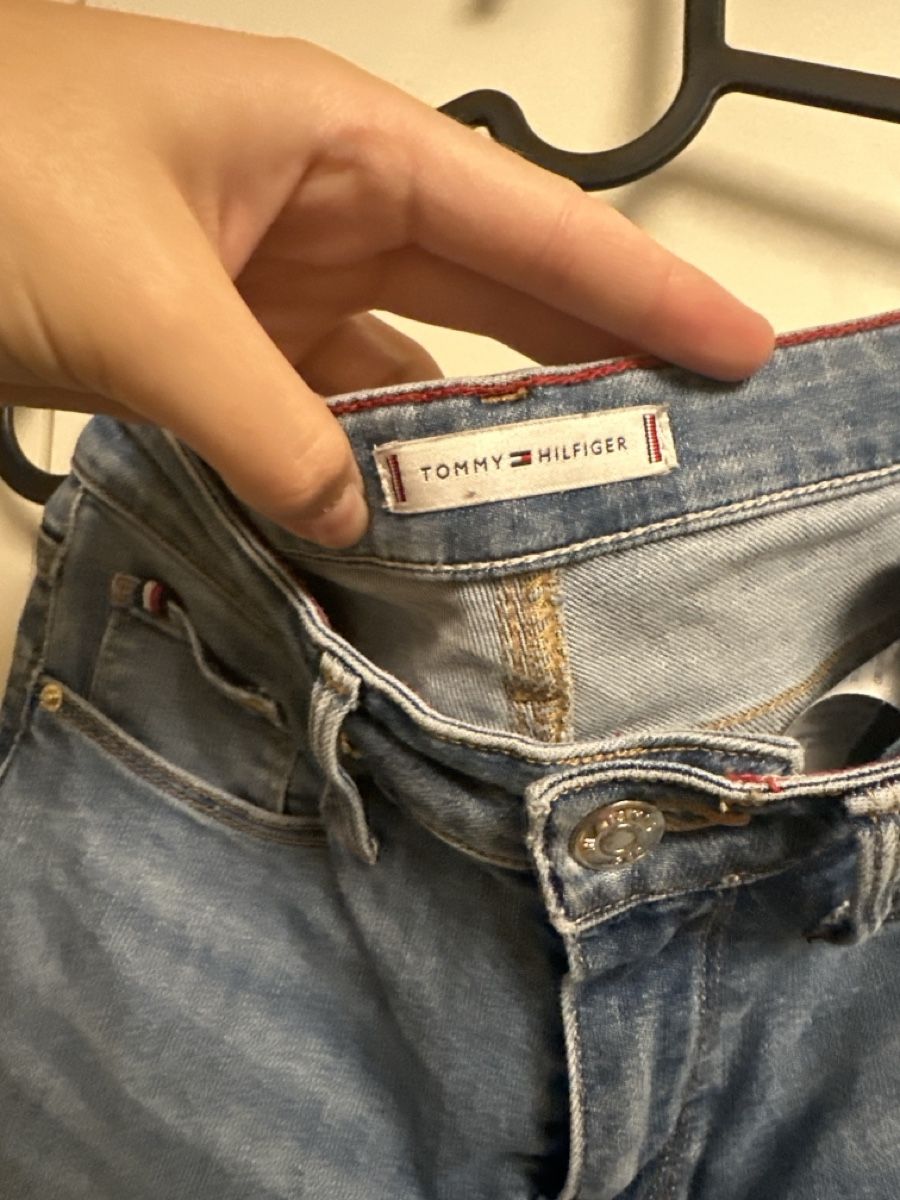 Tommy Hilfiger Jeans: Jeans Packet, Tommy Hilfiger &Levi's – Gebraucht aus Zug von a.marryl 2