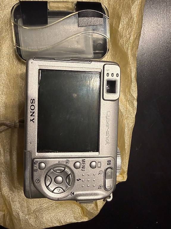 Fotocamera: Fotokamera sonie mit akku – Usato da Embrach venduto da Glumanda1992 2