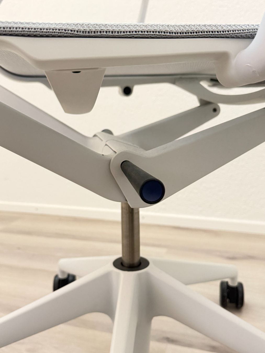 Vitra Chaises: Vitra Physix Bürostuhl – D'occasion à Gockhausen par zhswiss 4
