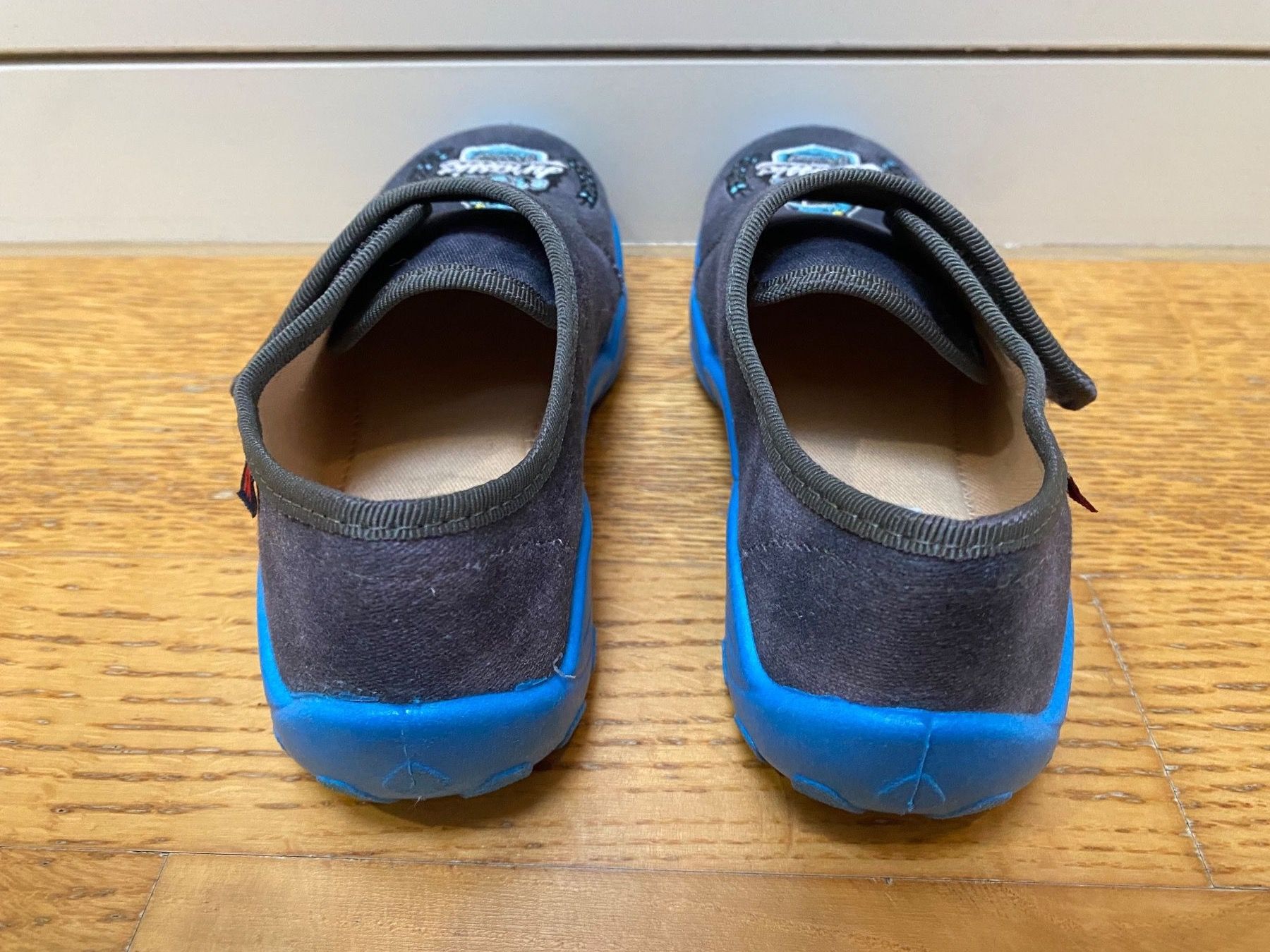 Elefanten Scarpe per ragazzi: Finken Hausschuhe Jurassic Gr 32 – Usato da Wädenswil venduto da PeterWaedi 2
