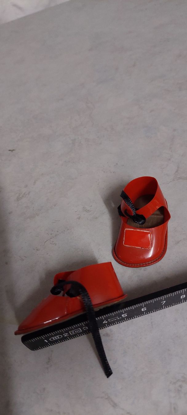 Bambole: 5Paar Puppenschuhe  – Usato da Muri AG venduto da nindo1 2