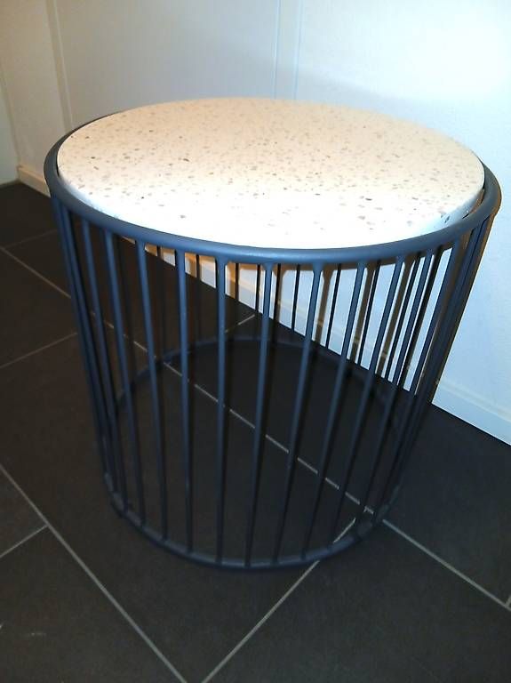 Tables: Tischchen, Beistelltischchen mit Marmorplatte – D'occasion à Schaffhausen par stefanbigger68
