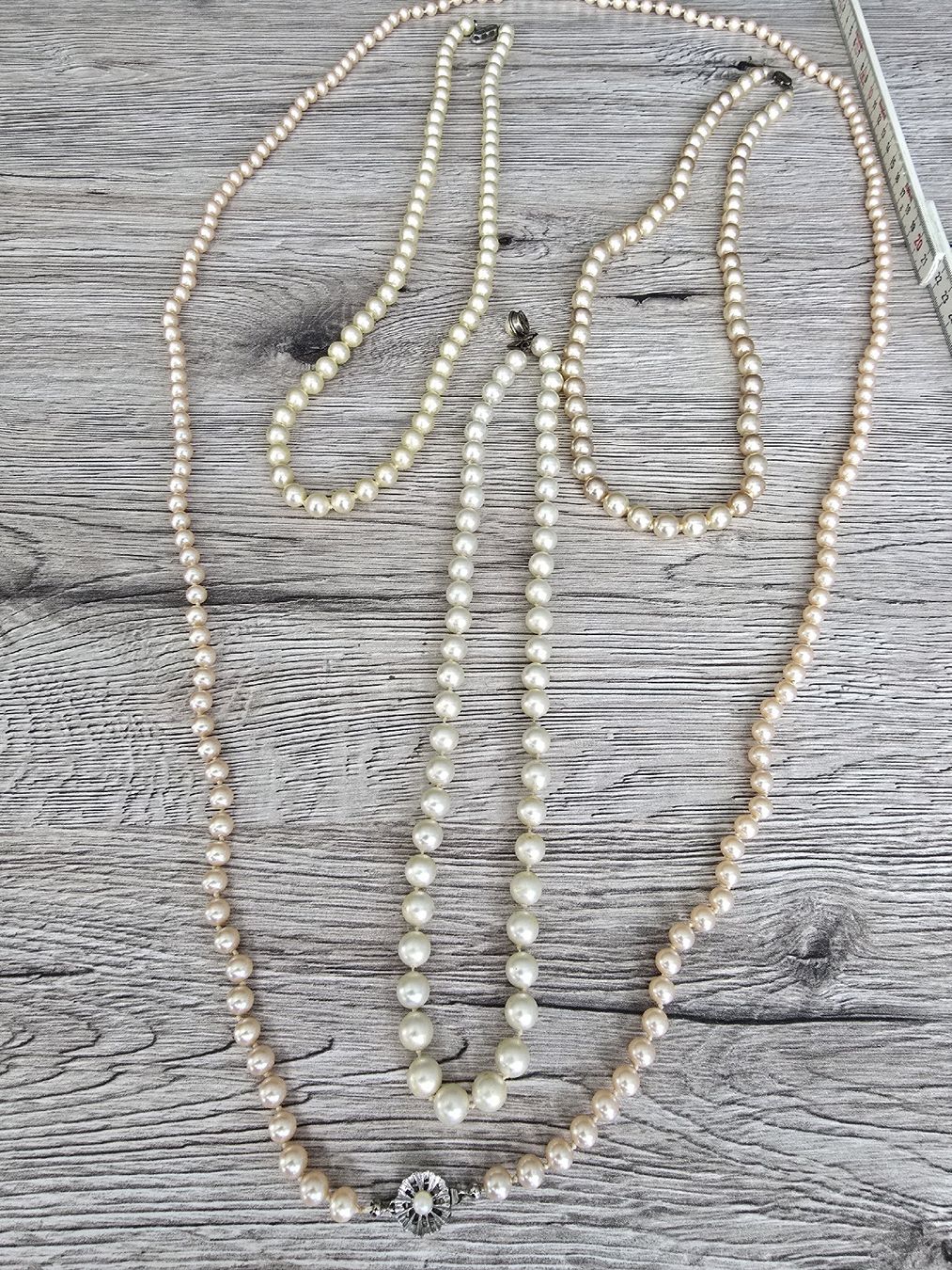 Catenine: Alte verschiedene Perlenketten Modeschmuck..... – Usato da Stansstad venduto da raser0rico