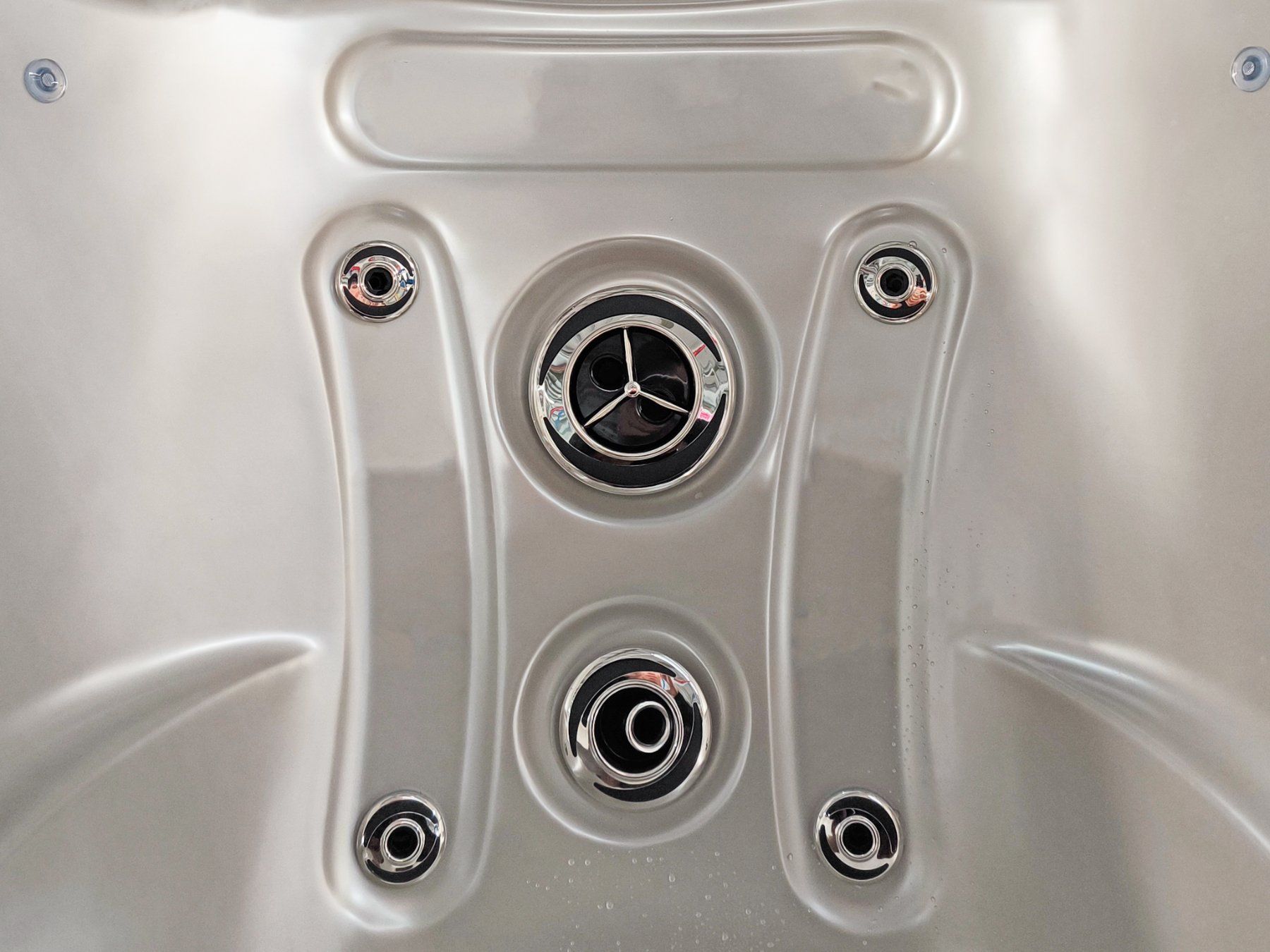 Whirlpool: Luxus-Whirlpool ab 1.–! Spa Solutions Titanium  Whirlpool – Neu und originalverpackt aus Würenlingen von SpaSolutions 6