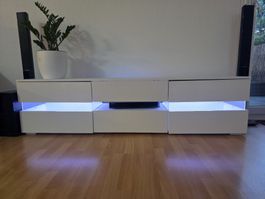 TV Möbel mit LED Beleuchtung