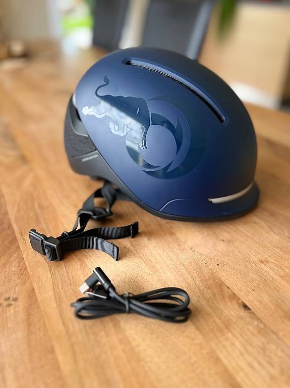 Caschi: Alinghi Redbull Helm – Usato da Schlossrued venduto da Waldweg03