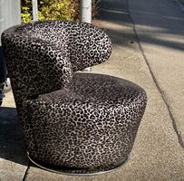 Furniture/ Leopard Print Swivel Chair